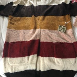 Active USA multicolored sweater Large